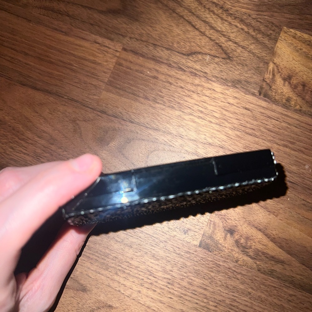 Chanel ULTRA LE TEINT Powder Compact - Picture 5 of 10
